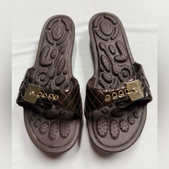 Dr. Scholl's Dark Brown Quilted Slide Sandals - Picture 1 of 11